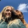Sophie: Freundliche Hundeliebhaberin