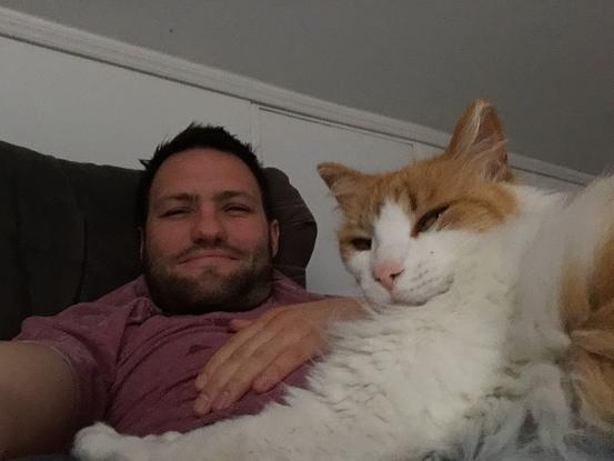 Selfie with my cat "Gato" .. yeah , very original name